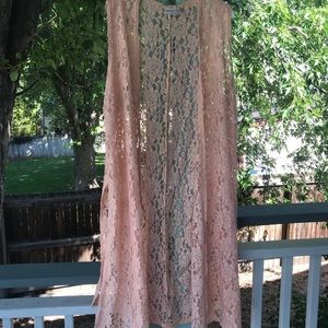 STUNNING Lularoe Joy long pink lace vest 💗😍